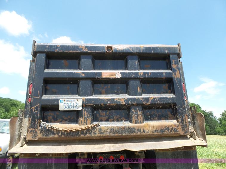 image for item J4915 2001 International F4900 dump truck