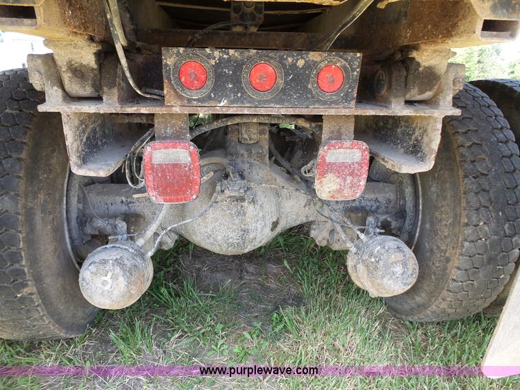 image for item J4915 2001 International F4900 dump truck