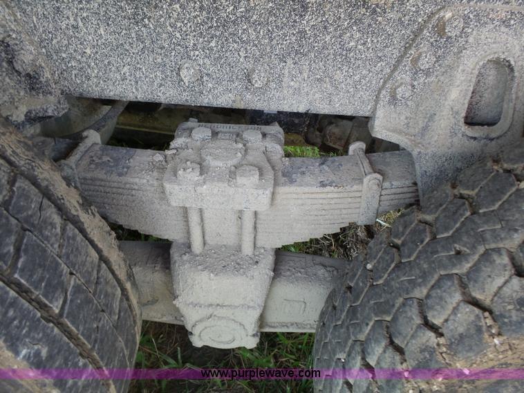 image for item J4915 2001 International F4900 dump truck