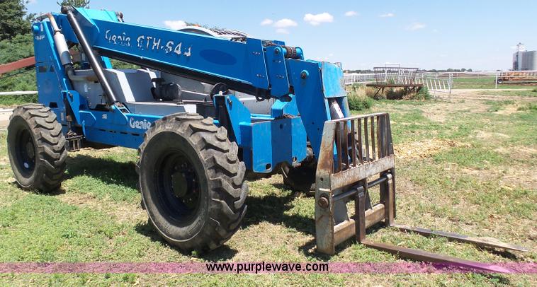 image for item J6012 2007 Genie GTH-644 telehandler