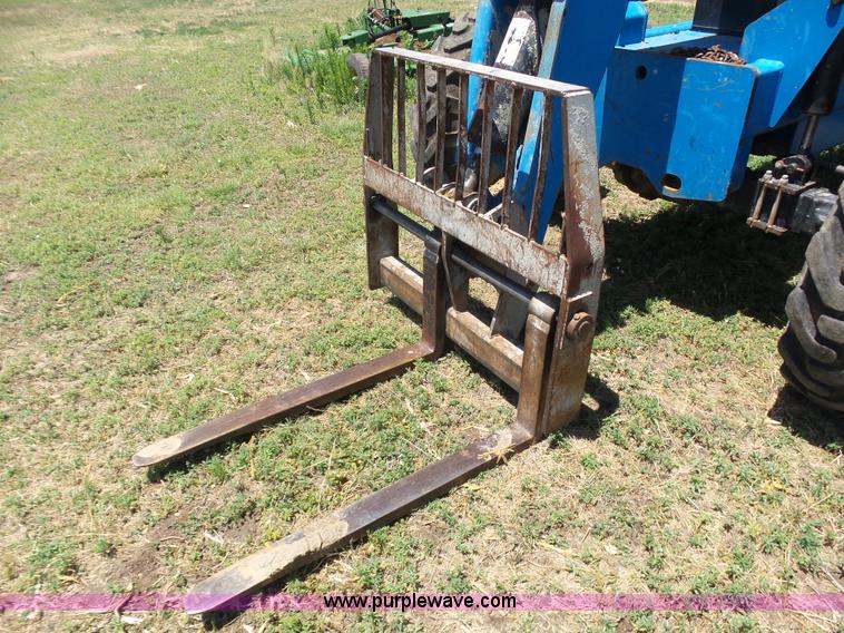 image for item J6012 2007 Genie GTH-644 telehandler