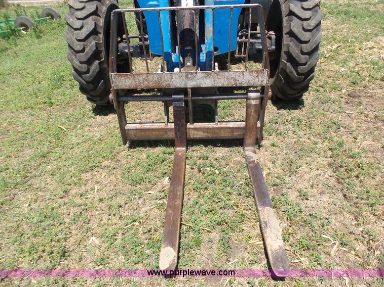 image for item J6012 2007 Genie GTH-644 telehandler