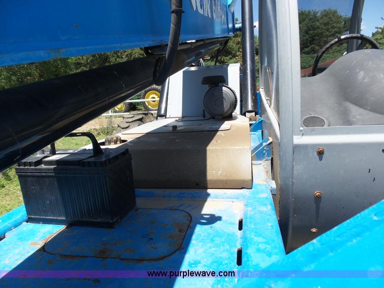 image for item J6012 2007 Genie GTH-644 telehandler