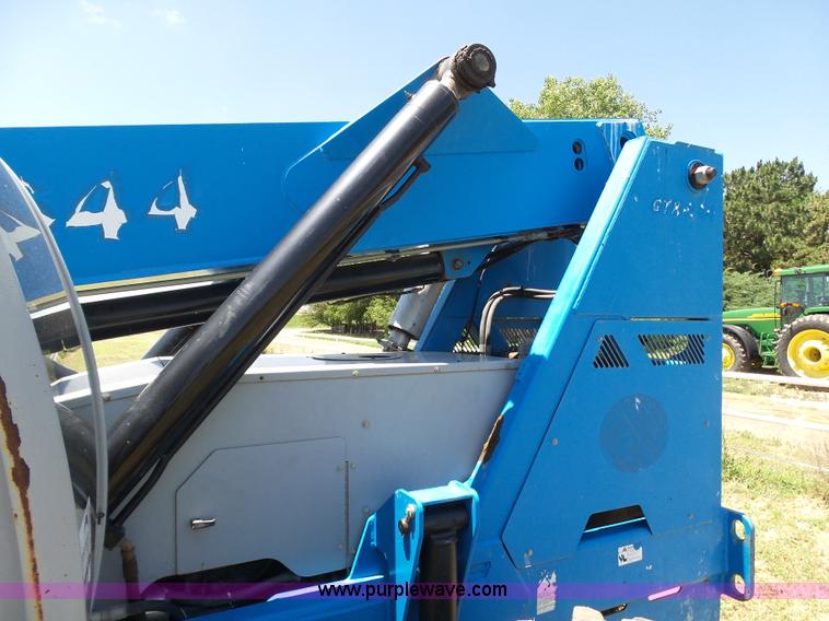 image for item J6012 2007 Genie GTH-644 telehandler