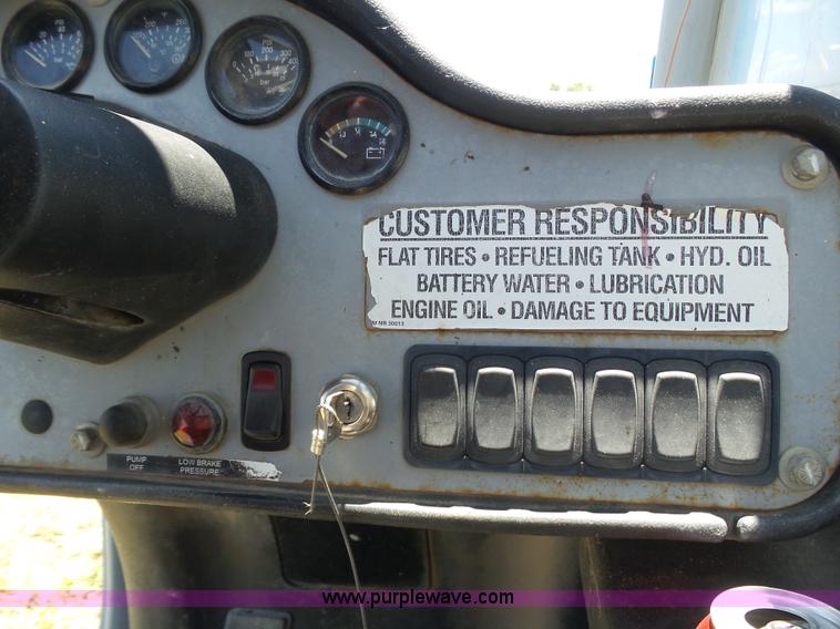 image for item J6012 2007 Genie GTH-644 telehandler