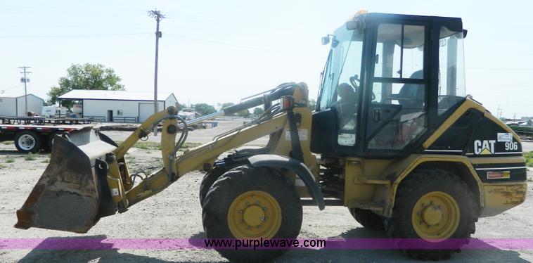 image for item J8881 1999 Caterpillar 906 wheel loader