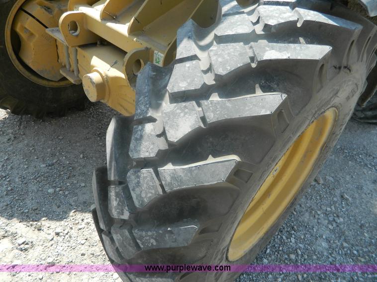 image for item J8881 1999 Caterpillar 906 wheel loader
