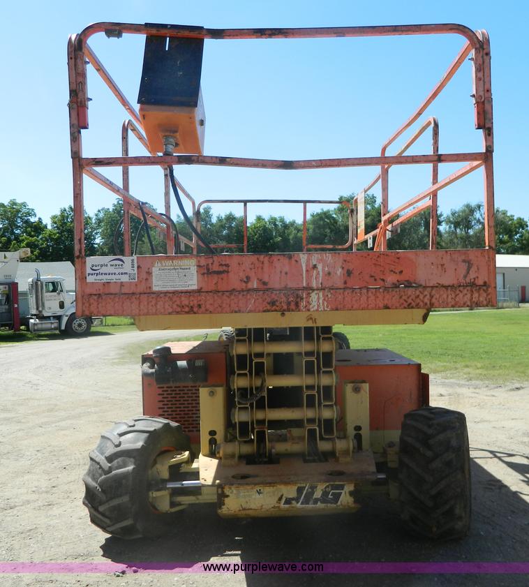 image for item J8896 2000 JLG 33RTS scissor lift