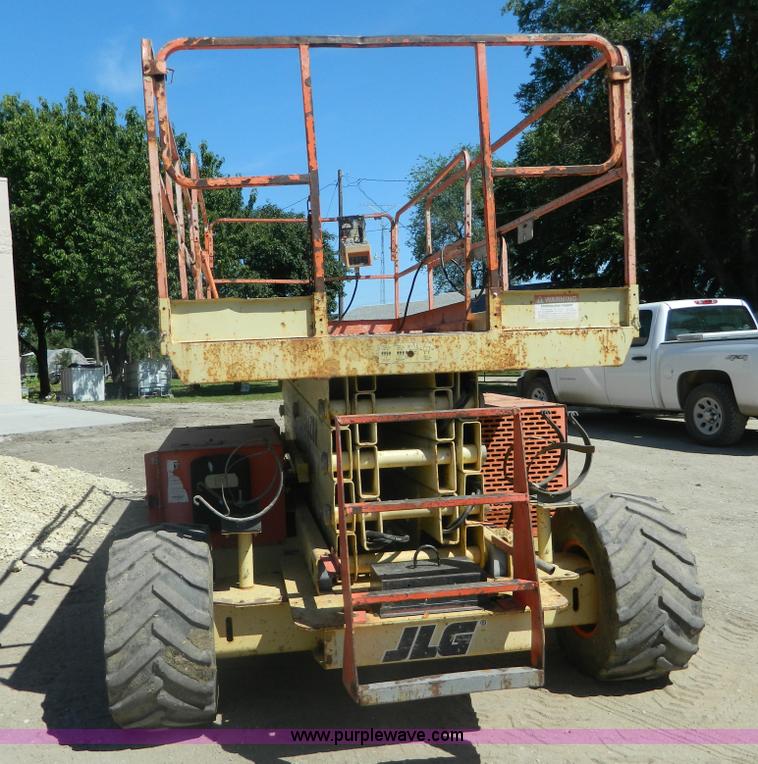 image for item J8896 2000 JLG 33RTS scissor lift