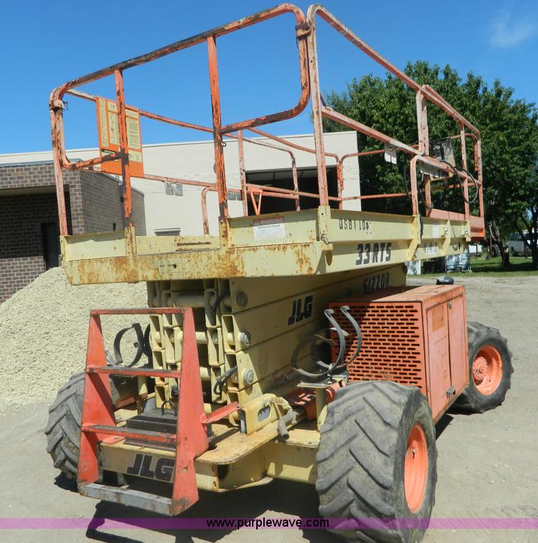 image for item J8896 2000 JLG 33RTS scissor lift