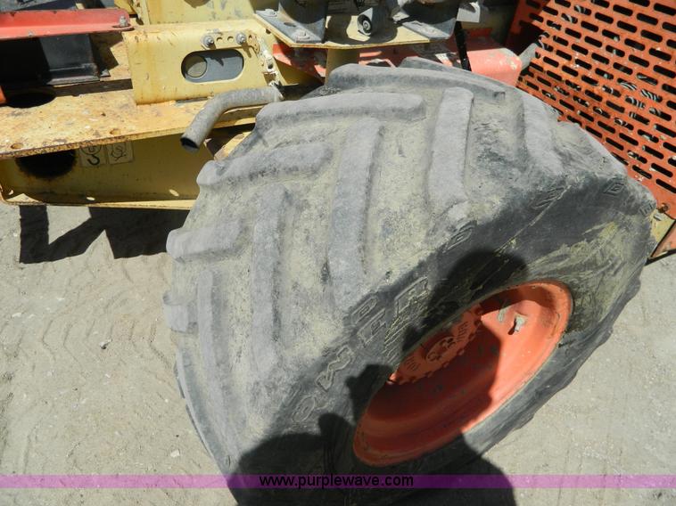 image for item J8896 2000 JLG 33RTS scissor lift