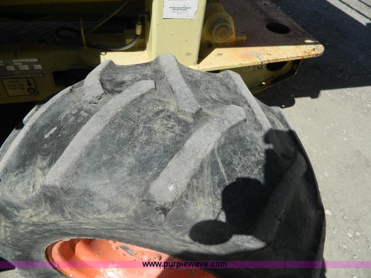 image for item J8896 2000 JLG 33RTS scissor lift