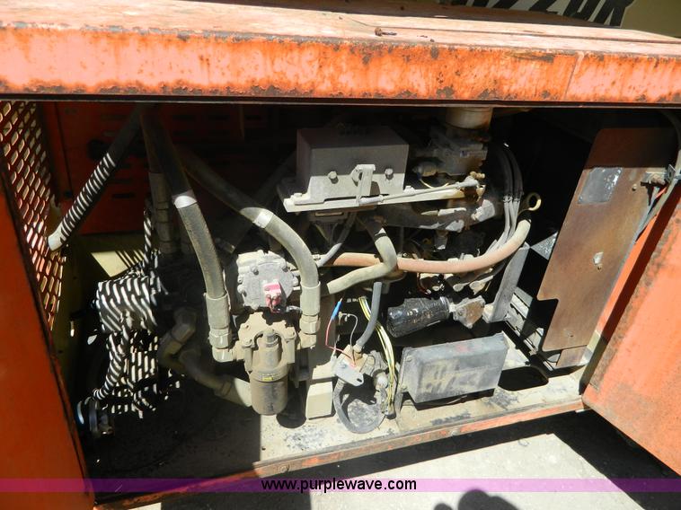 image for item J8896 2000 JLG 33RTS scissor lift