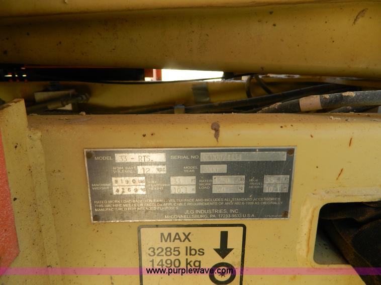 image for item J8896 2000 JLG 33RTS scissor lift