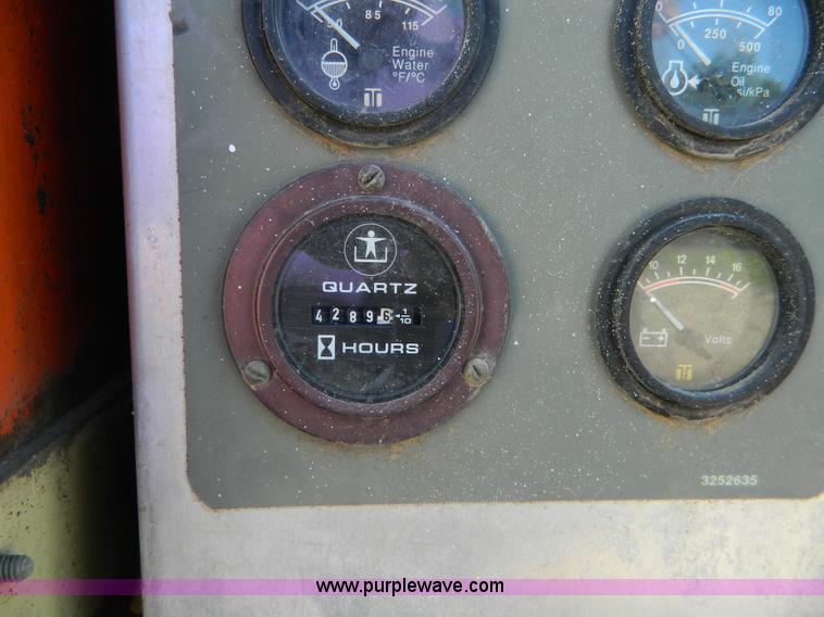 image for item J8896 2000 JLG 33RTS scissor lift