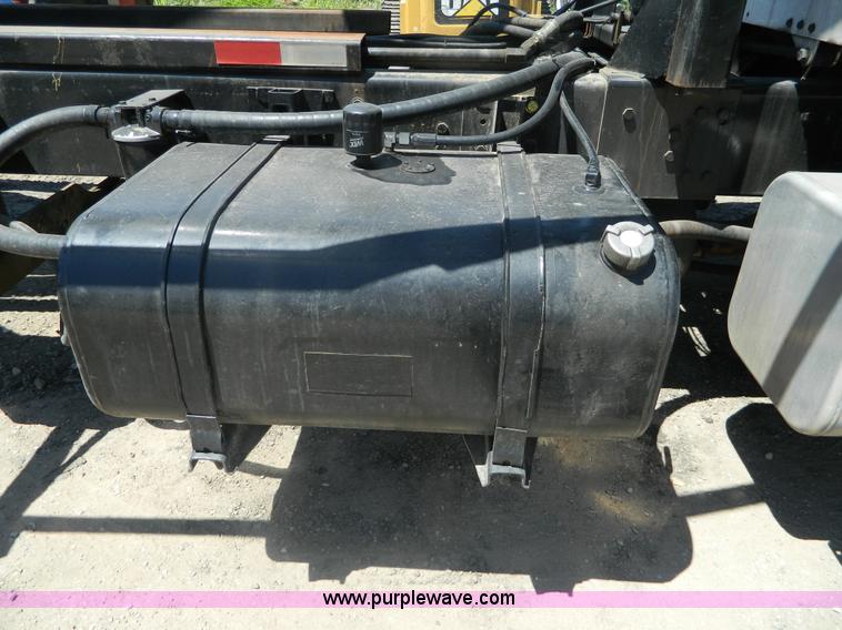 image for item J8899 2007 Freightliner Business Class M2 roll off truck