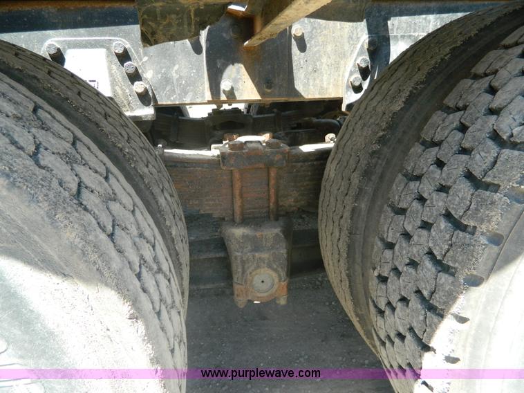 image for item J8899 2007 Freightliner Business Class M2 roll off truck