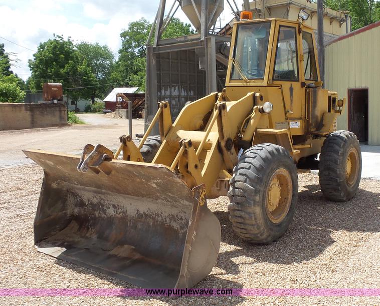 image for item K1449 1972 Caterpillar 930 wheel loader