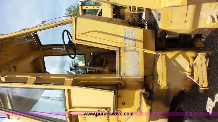 image for item K1449 1972 Caterpillar 930 wheel loader