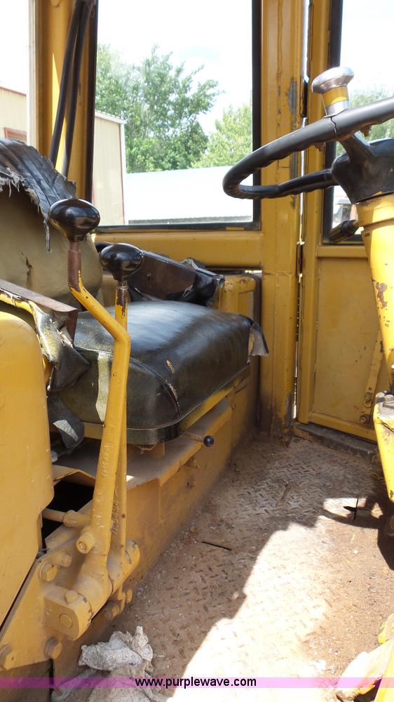 image for item K1449 1972 Caterpillar 930 wheel loader