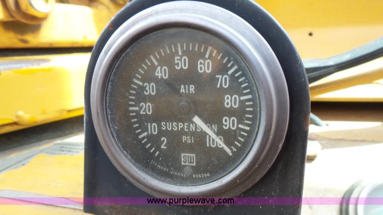 image for item K1449 1972 Caterpillar 930 wheel loader