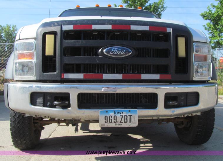 image for item K2205 2008 Ford F550 XL Super Duty SuperCrew flatbed truck
