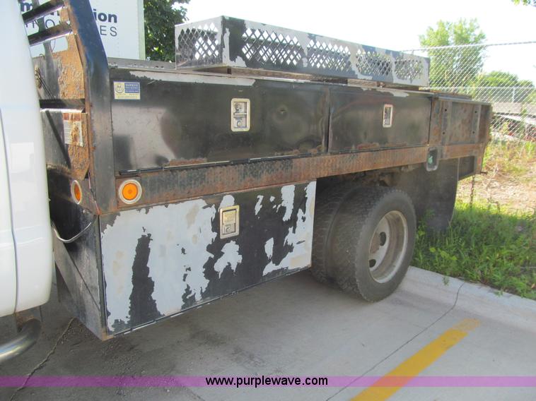 image for item K2205 2008 Ford F550 XL Super Duty SuperCrew flatbed truck