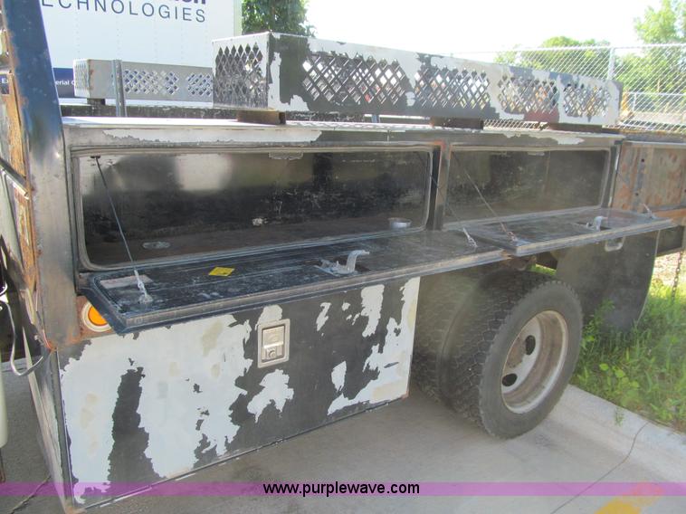 image for item K2205 2008 Ford F550 XL Super Duty SuperCrew flatbed truck