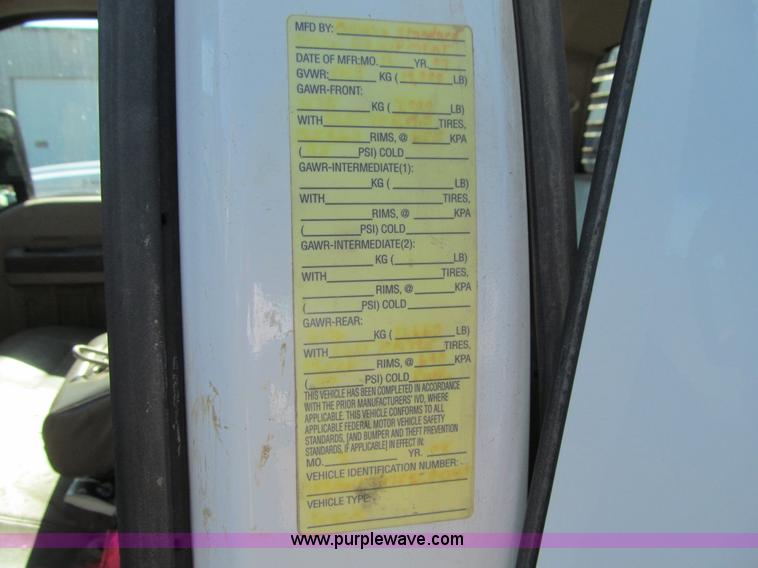 image for item K2205 2008 Ford F550 XL Super Duty SuperCrew flatbed truck