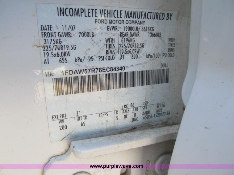 image for item K2205 2008 Ford F550 XL Super Duty SuperCrew flatbed truck