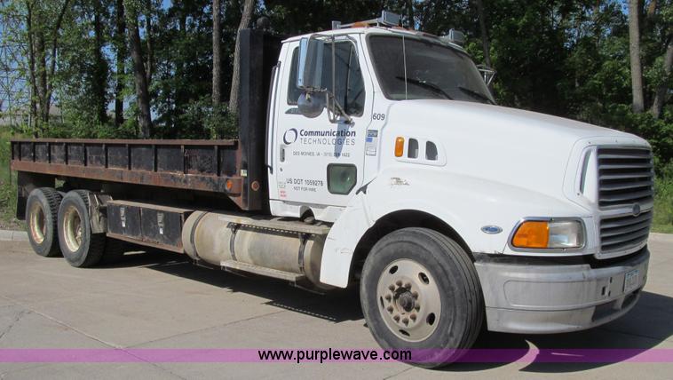 image for item K2206 1997 Ford AT9513 Aeromax 122 dump truck