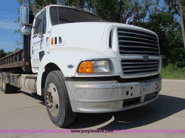 image for item K2206 1997 Ford AT9513 Aeromax 122 dump truck