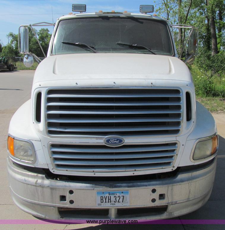 image for item K2206 1997 Ford AT9513 Aeromax 122 dump truck