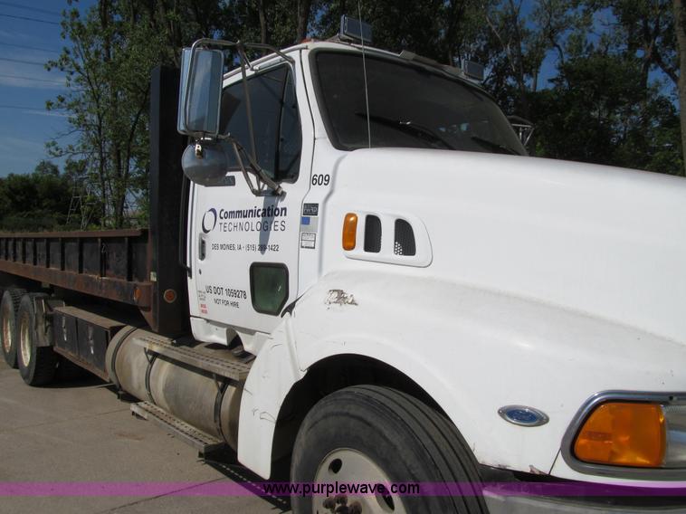 image for item K2206 1997 Ford AT9513 Aeromax 122 dump truck