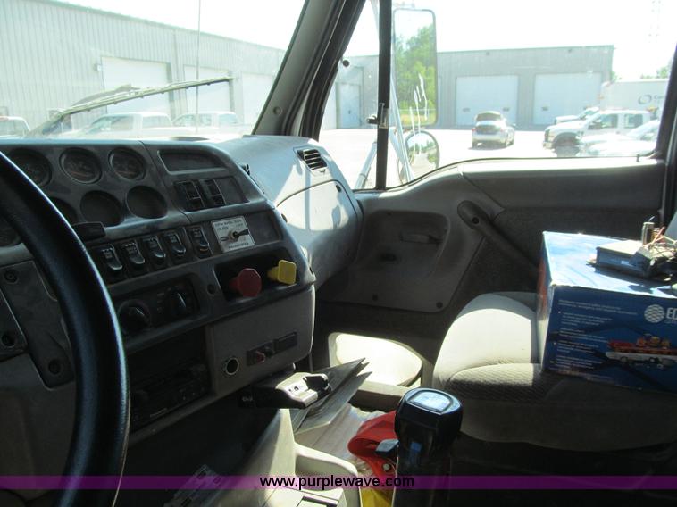 image for item K2206 1997 Ford AT9513 Aeromax 122 dump truck