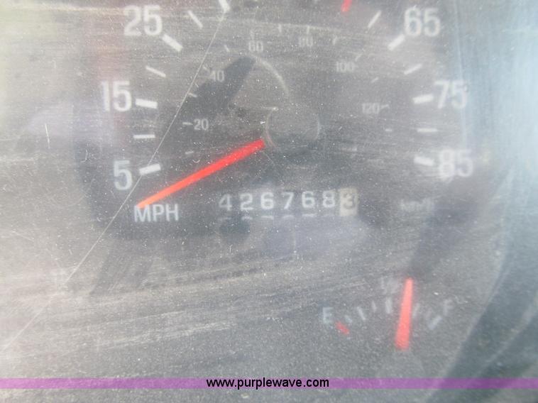 image for item K2206 1997 Ford AT9513 Aeromax 122 dump truck