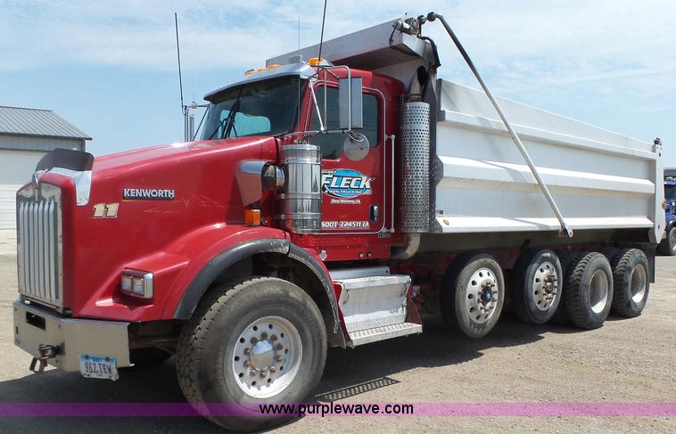 image for item K2207 2007 Kenworth T800 dump truck