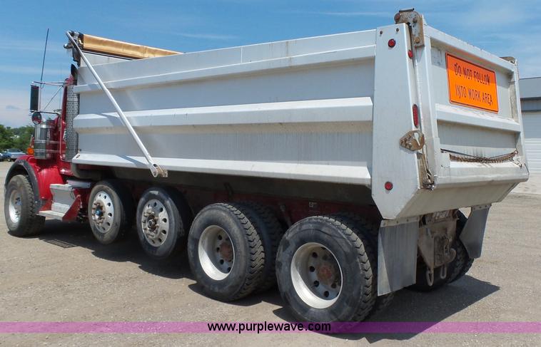 image for item K2207 2007 Kenworth T800 dump truck
