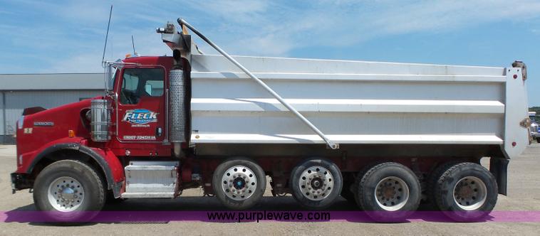 image for item K2207 2007 Kenworth T800 dump truck