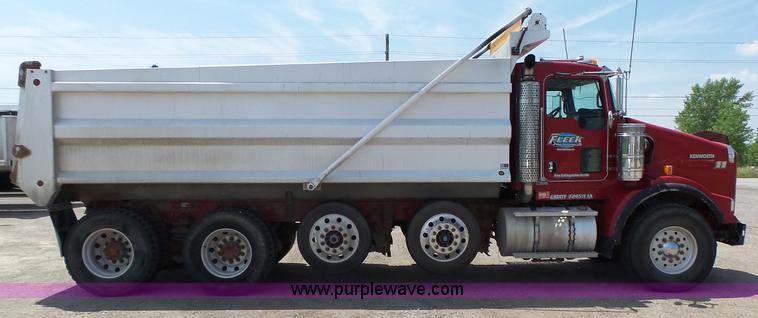 image for item K2207 2007 Kenworth T800 dump truck