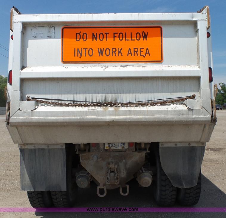 image for item K2207 2007 Kenworth T800 dump truck