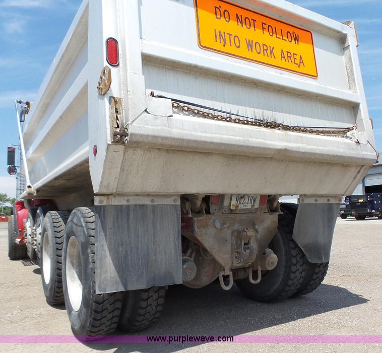 image for item K2207 2007 Kenworth T800 dump truck