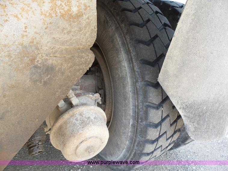 image for item K2207 2007 Kenworth T800 dump truck