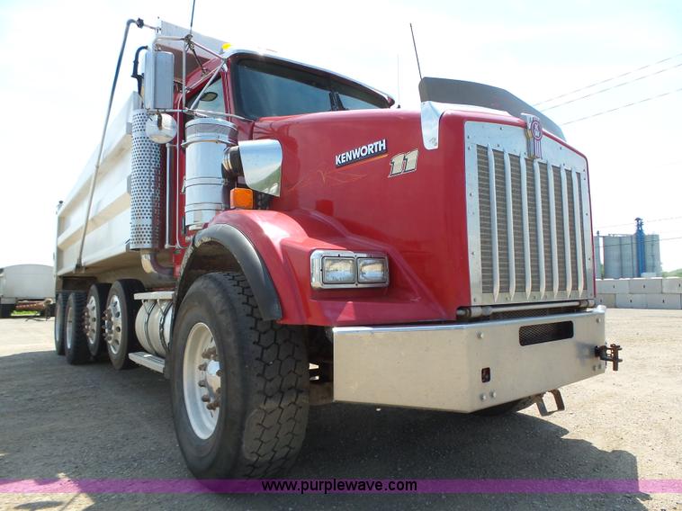 image for item K2207 2007 Kenworth T800 dump truck