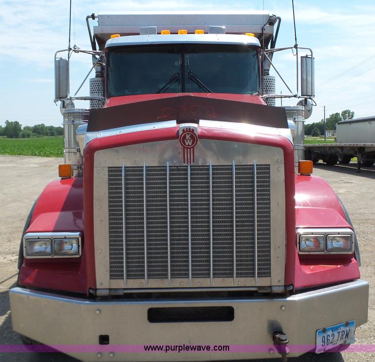 image for item K2207 2007 Kenworth T800 dump truck