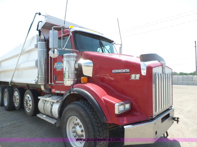 image for item K2207 2007 Kenworth T800 dump truck