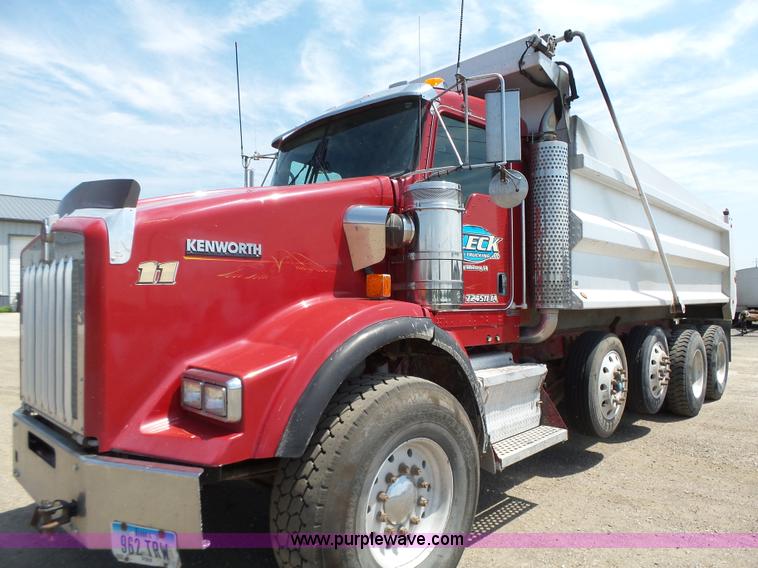 image for item K2207 2007 Kenworth T800 dump truck