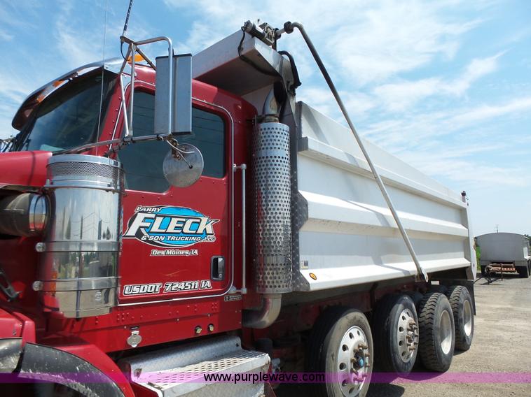 image for item K2207 2007 Kenworth T800 dump truck