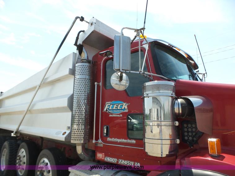 image for item K2207 2007 Kenworth T800 dump truck