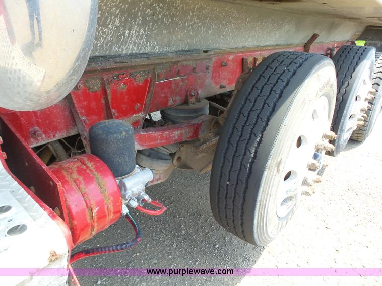 image for item K2207 2007 Kenworth T800 dump truck